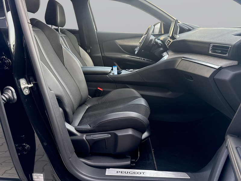Peugeot 5008 GT HYBRID 136 e-DSC6 — photo 10