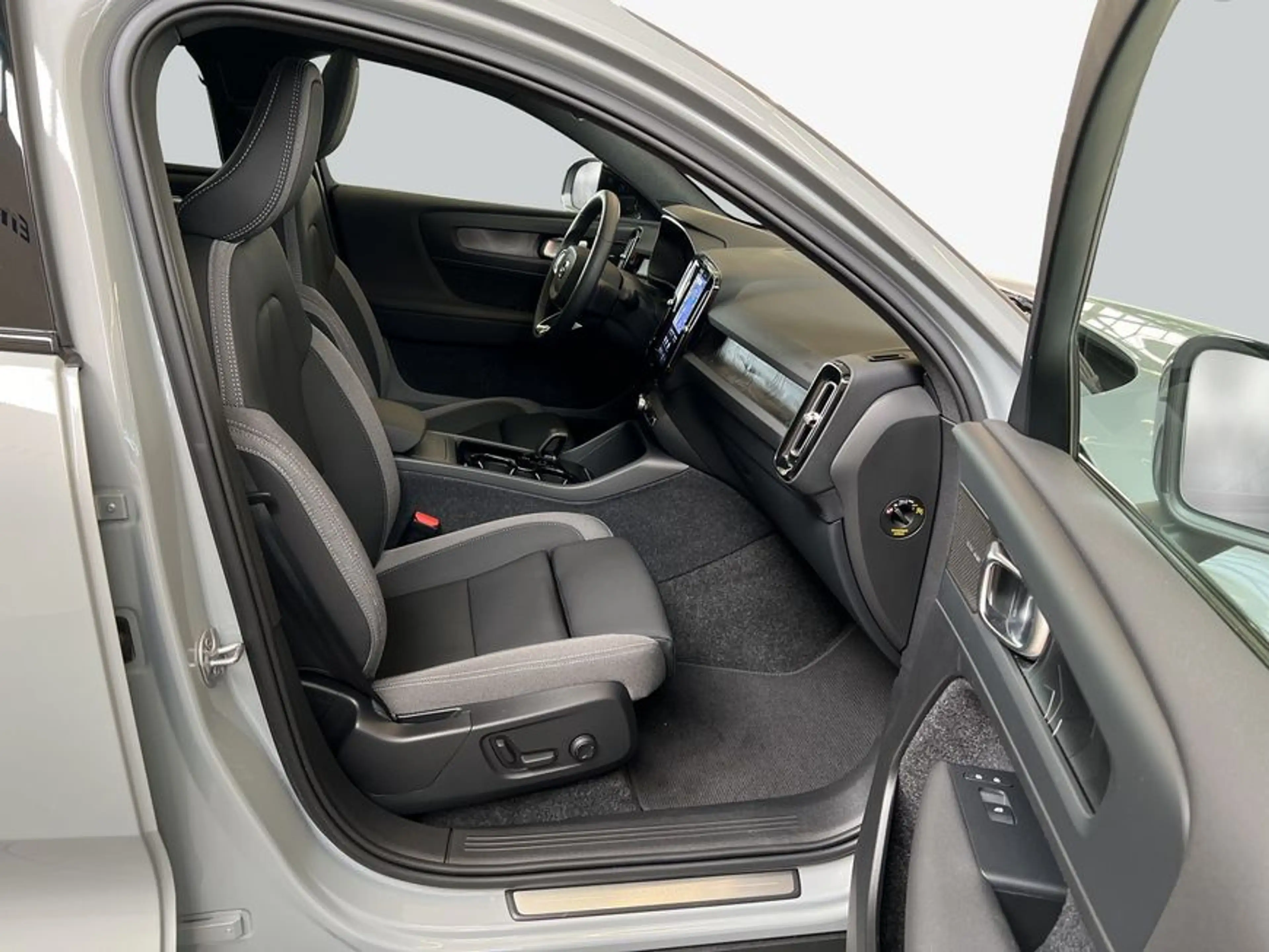 Volvo C40 Recharge Single M. Extended Range Ultimate Led — photo 13