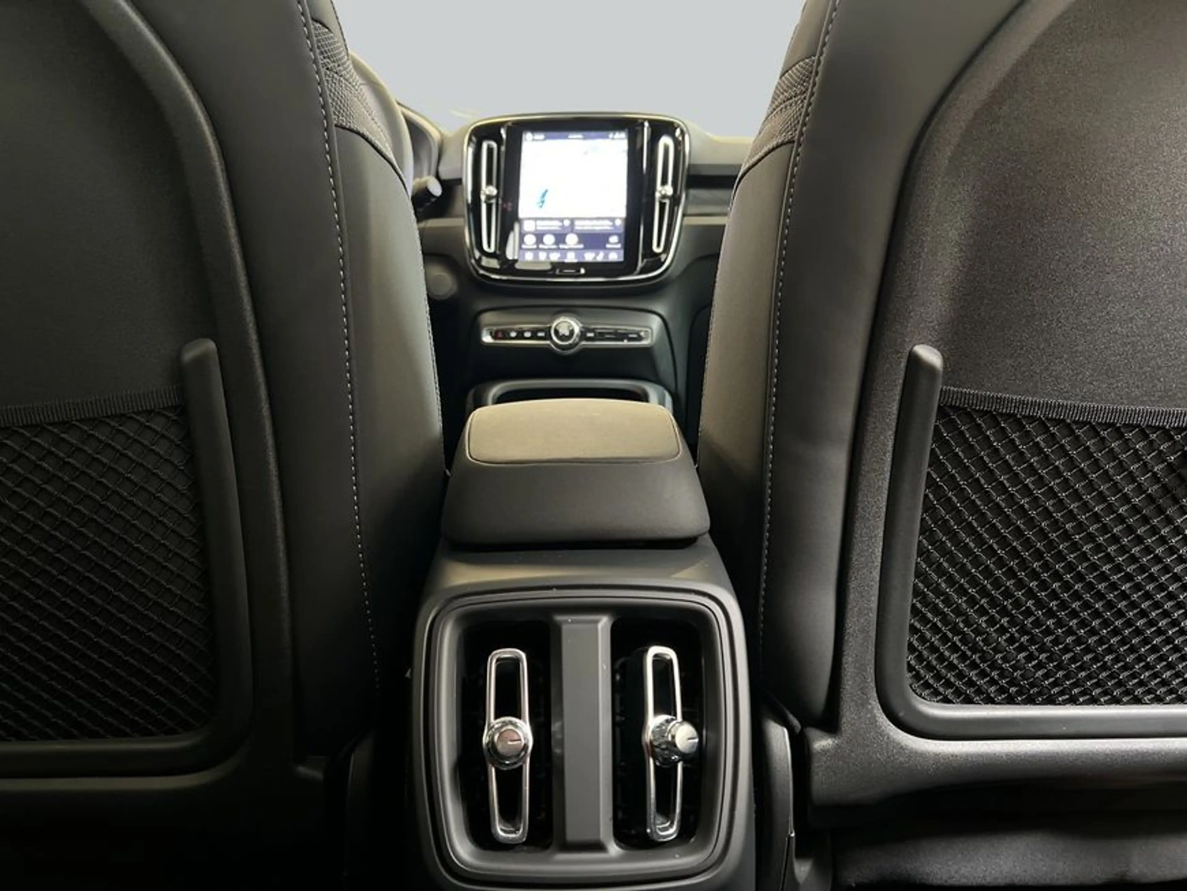 Volvo C40 Recharge Single M. Extended Range Ultimate Led — photo 15