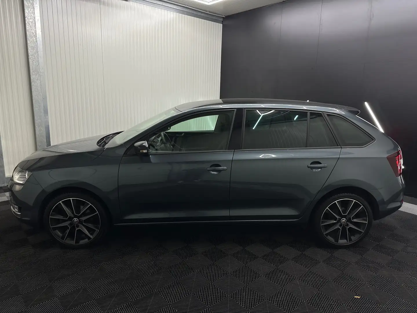 Skoda Rapid/Spaceback Ambition *Pano *8-fach bereift Grau - 2