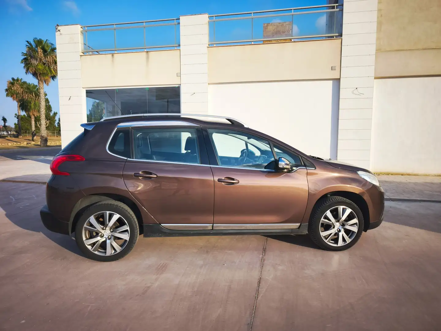 Peugeot 2008 2008 1.2 PureTech S Marrón - 2