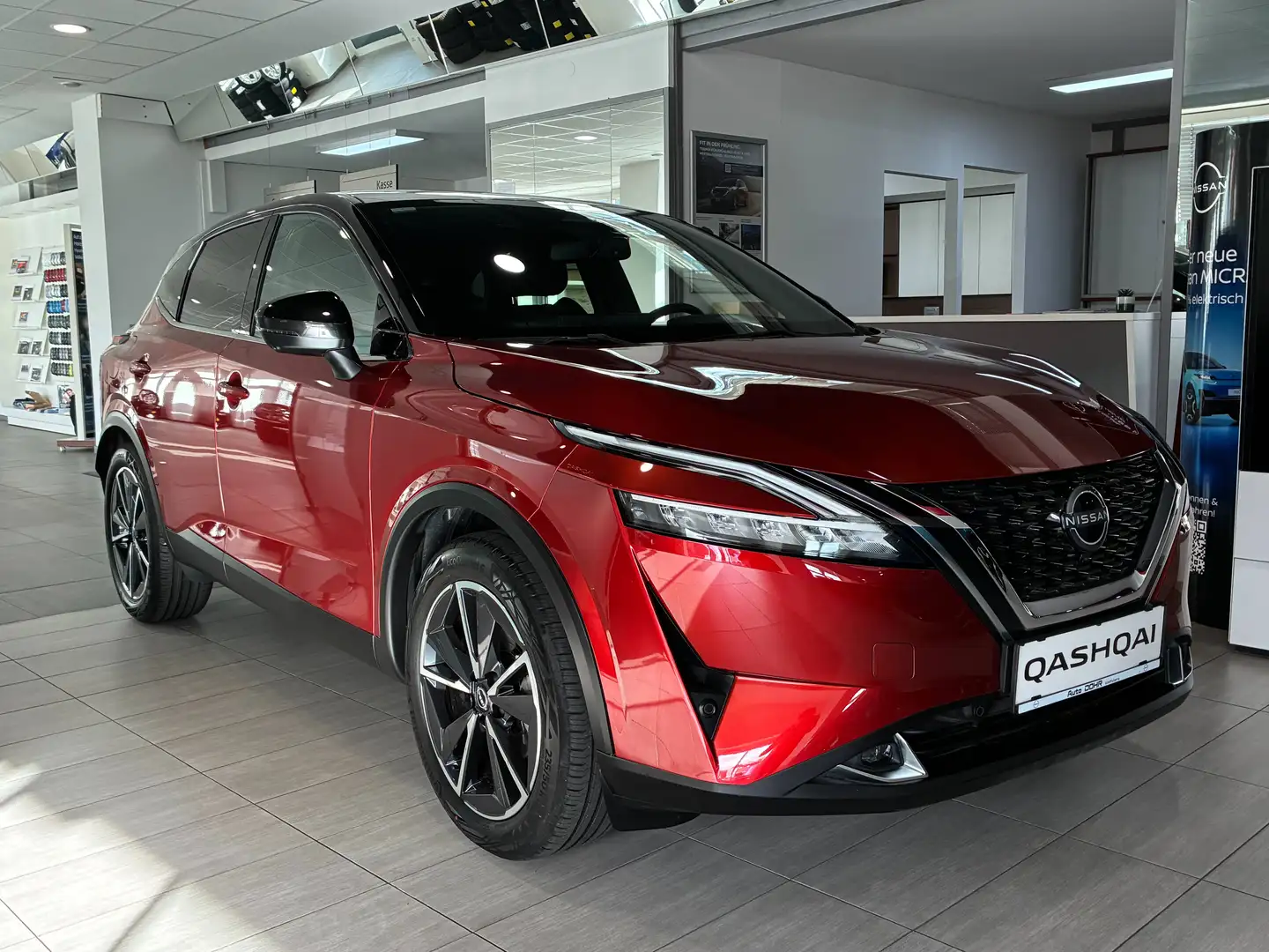 Nissan Qashqai Qashqai 1,3 DIG-T MHEV 4x4 Tekna Aut. Rot - 2