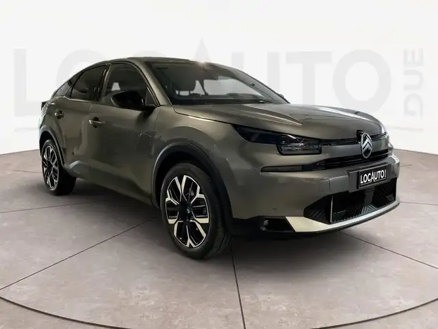 Citroen C4 view 3