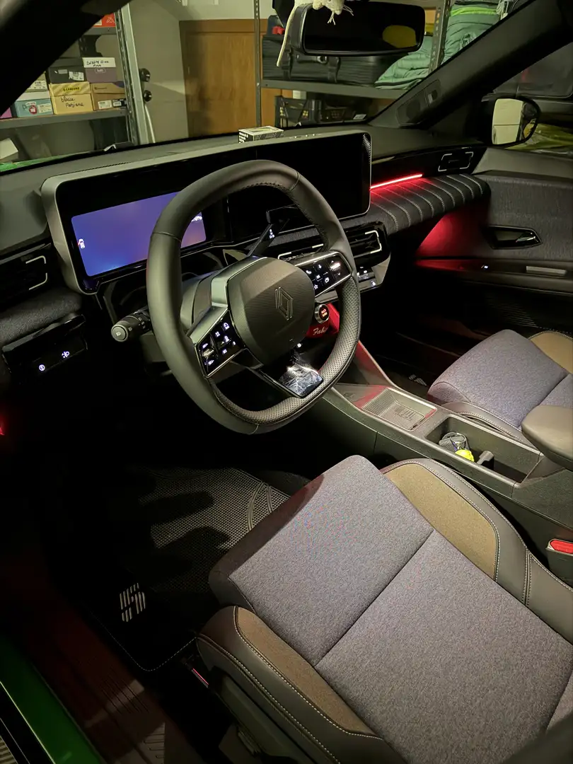 Renault R 5 Renault 5 E-Tech E-Tech Techno comfort range 150cv Zelená - 1