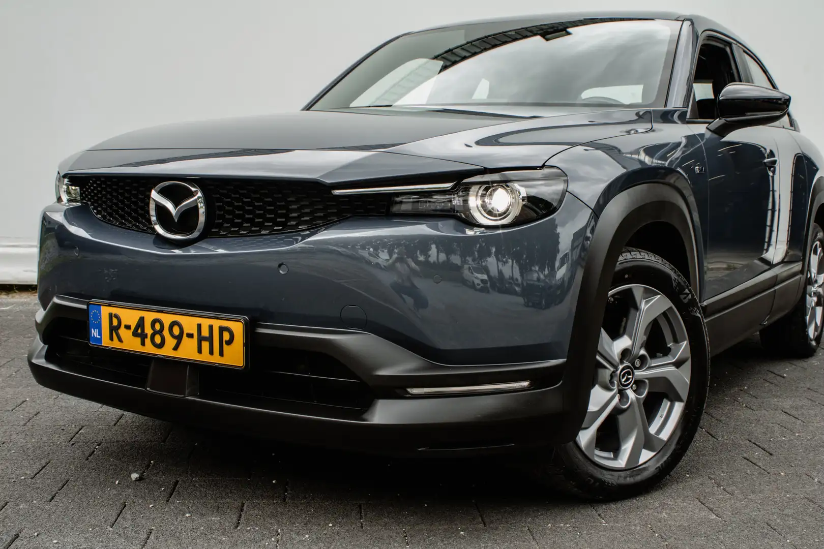 Mazda MX-30 e-SkyActiv EV 145 Exclusive-line 36 kWh 3-Fase/ Ha Grijs - 2