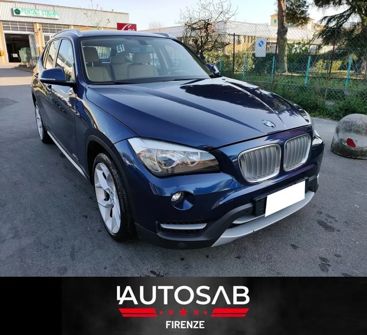 BMW X1 sDrive18d Autom. X Line Pelle Navi Blauw - 1