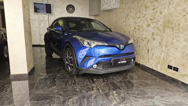 Toyota C-HR C-HR I 2016 1.8h Lounge 2wd e-cvt my18