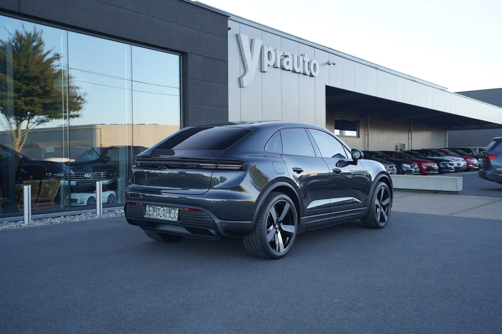 Porsche Macan 4 Panorama 22" Memory MatrixLed Bose PASM Headup Grau - 2