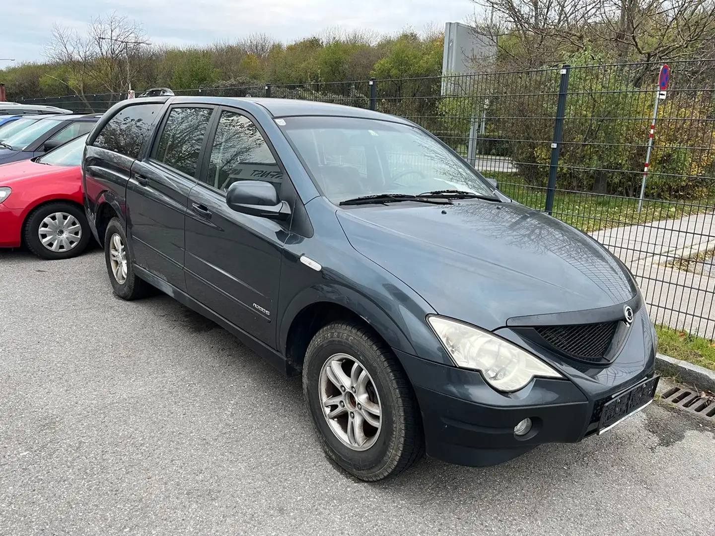 SsangYong Actyon Sports Pick-Up Premium 2,0 Xdi 4WD Allradantrieb Grau - 2