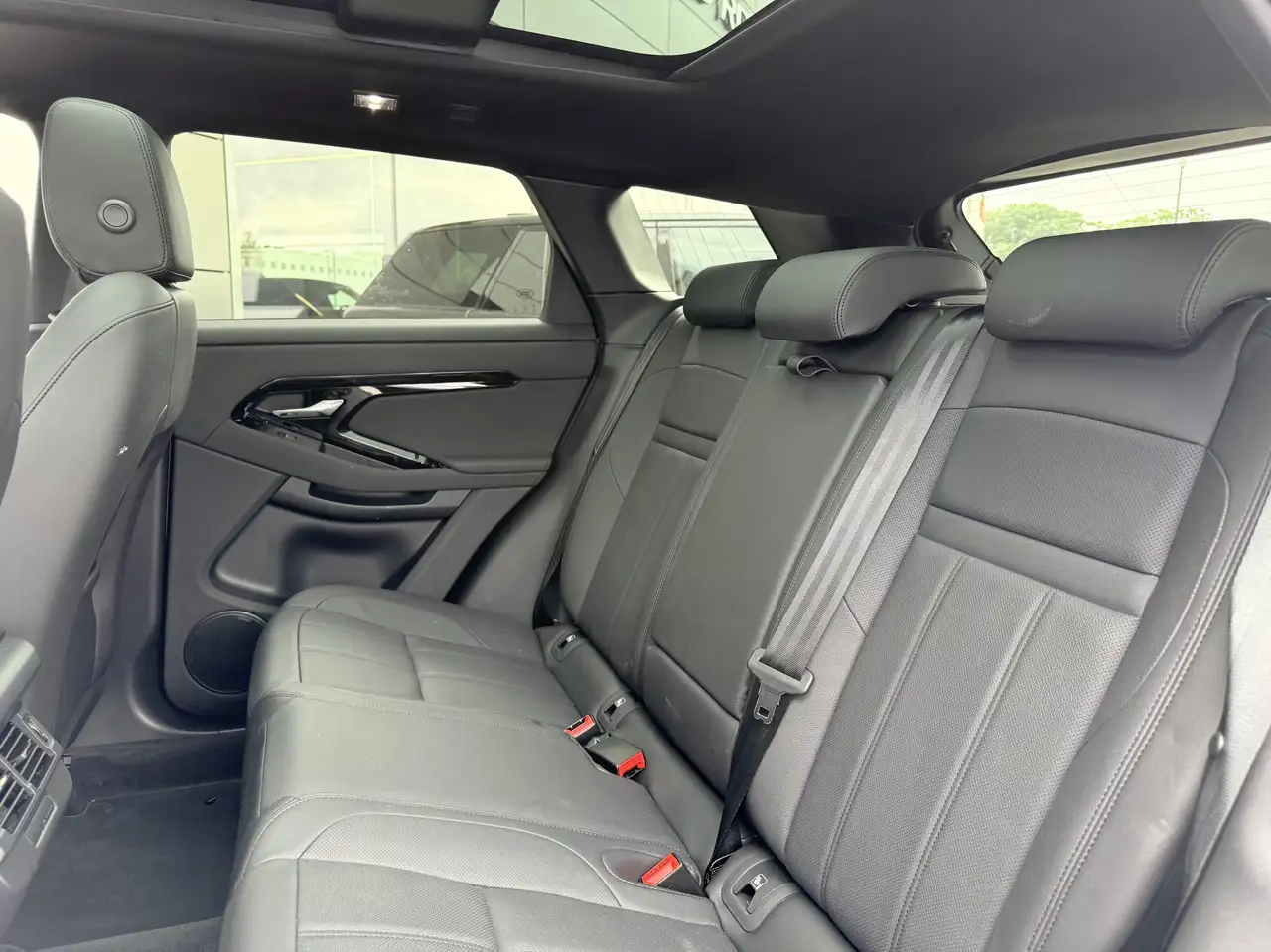 Land Rover Range Rover Evoque 2026 — фото 13