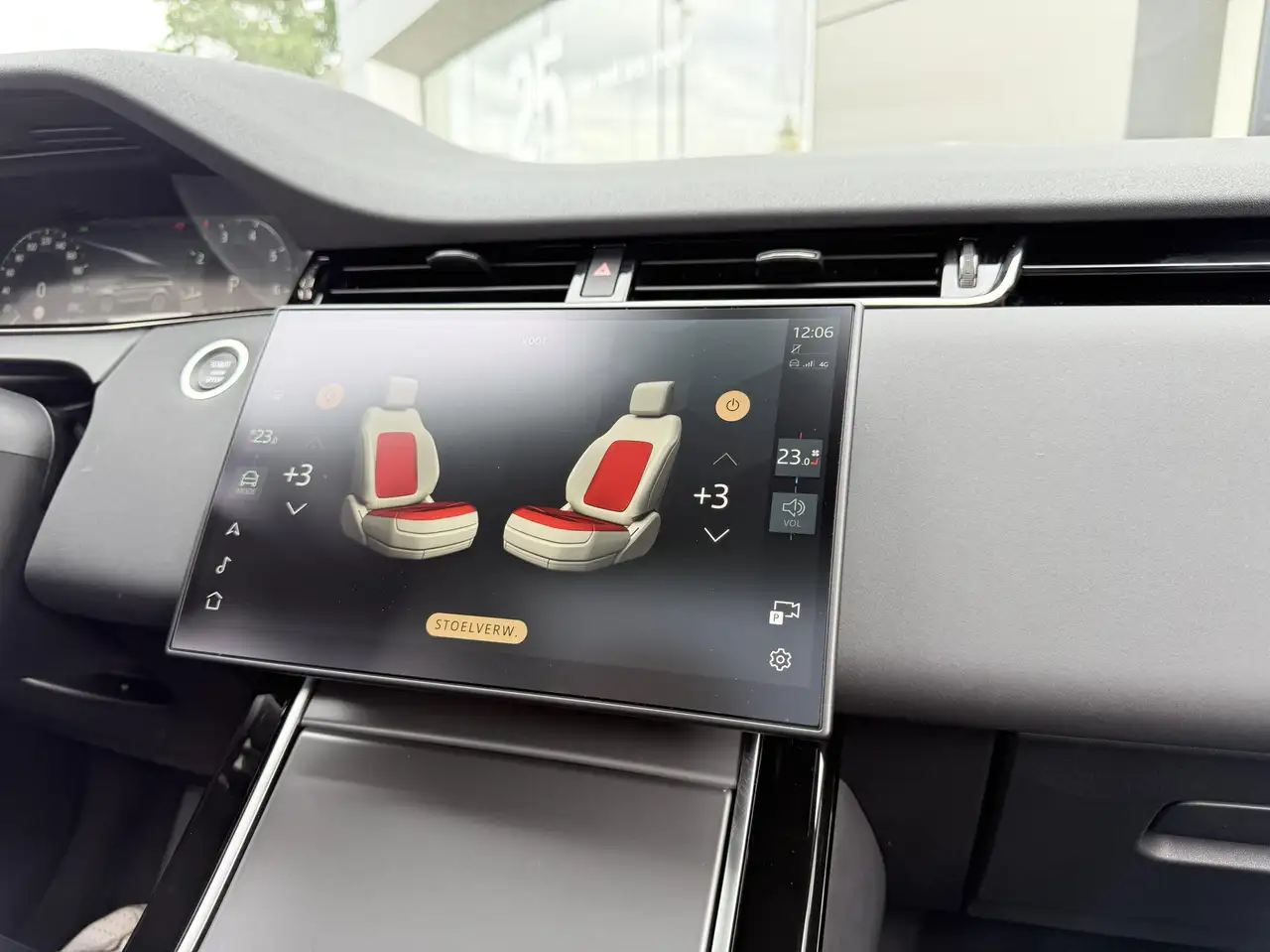 Land Rover Range Rover Evoque 2026 — фото 15