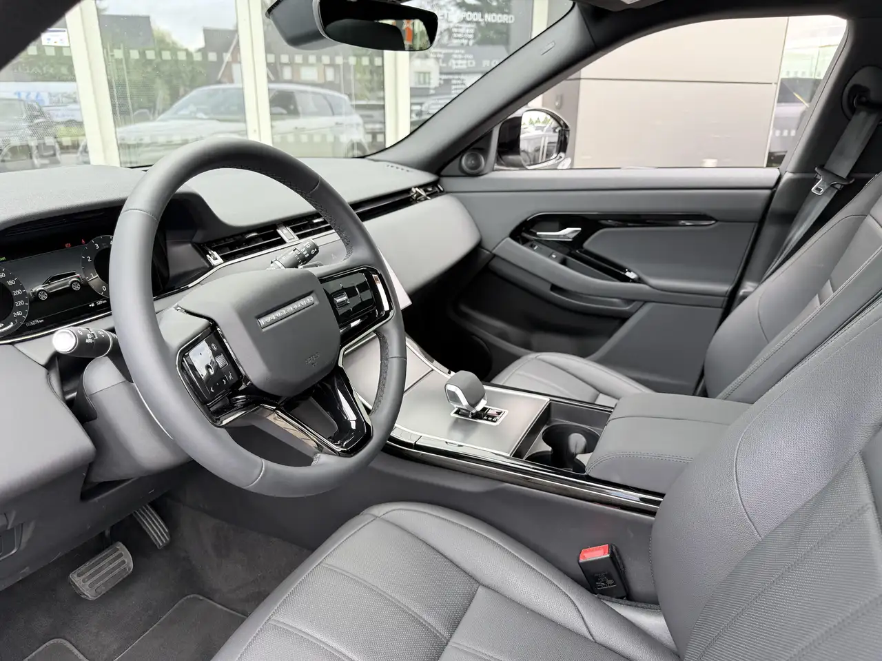 Land Rover Range Rover Evoque 2026 — фото 6