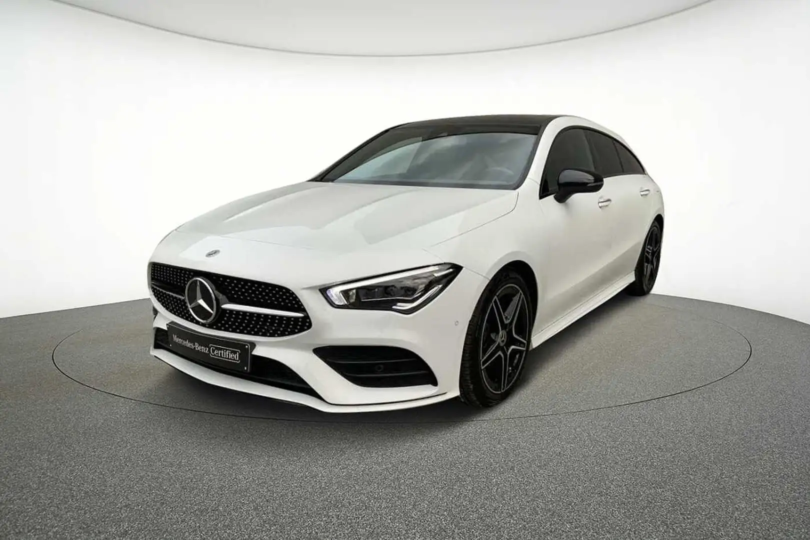 Mercedes-Benz CLA 180 Shooting Brake AMG Line Plateado - 1