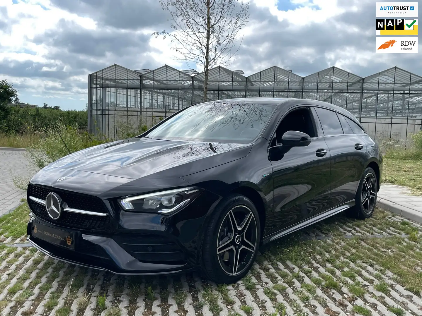 Mercedes-Benz CLA 250 Shooting Brake e Business Solution AMG Limited Noir - 1