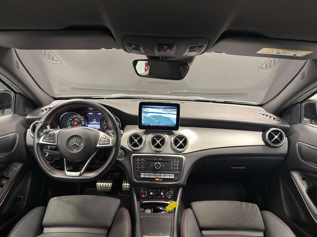 Mercedes-Benz GLA 200 — photo 10