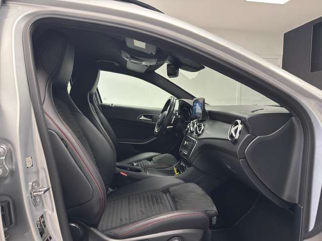 Mercedes-Benz GLA 200 — photo 13