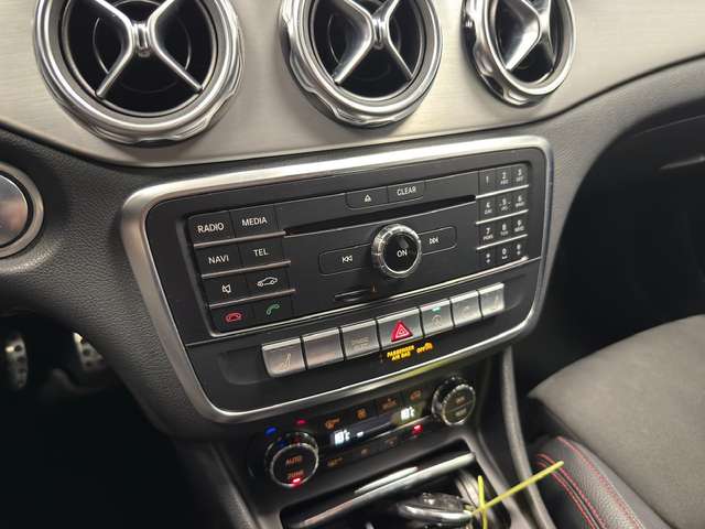 Mercedes-Benz GLA 200 — photo 18