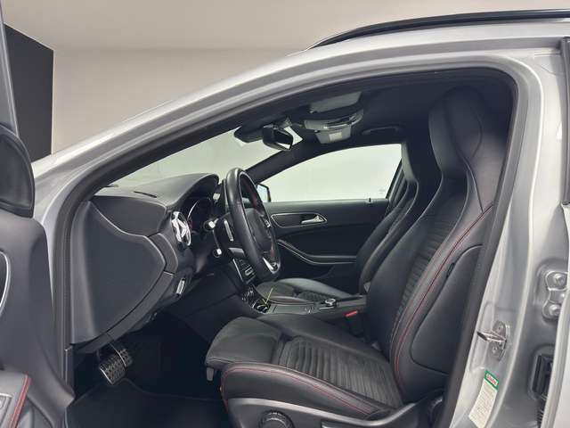 Mercedes-Benz GLA 200 — photo 12