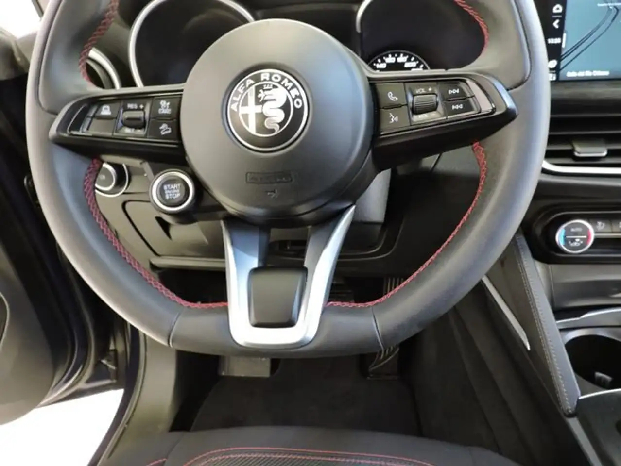 Alfa Romeo Stelvio 2021 — фото 11