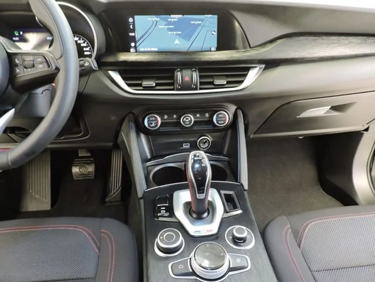 Alfa Romeo Stelvio 2021 — фото 14