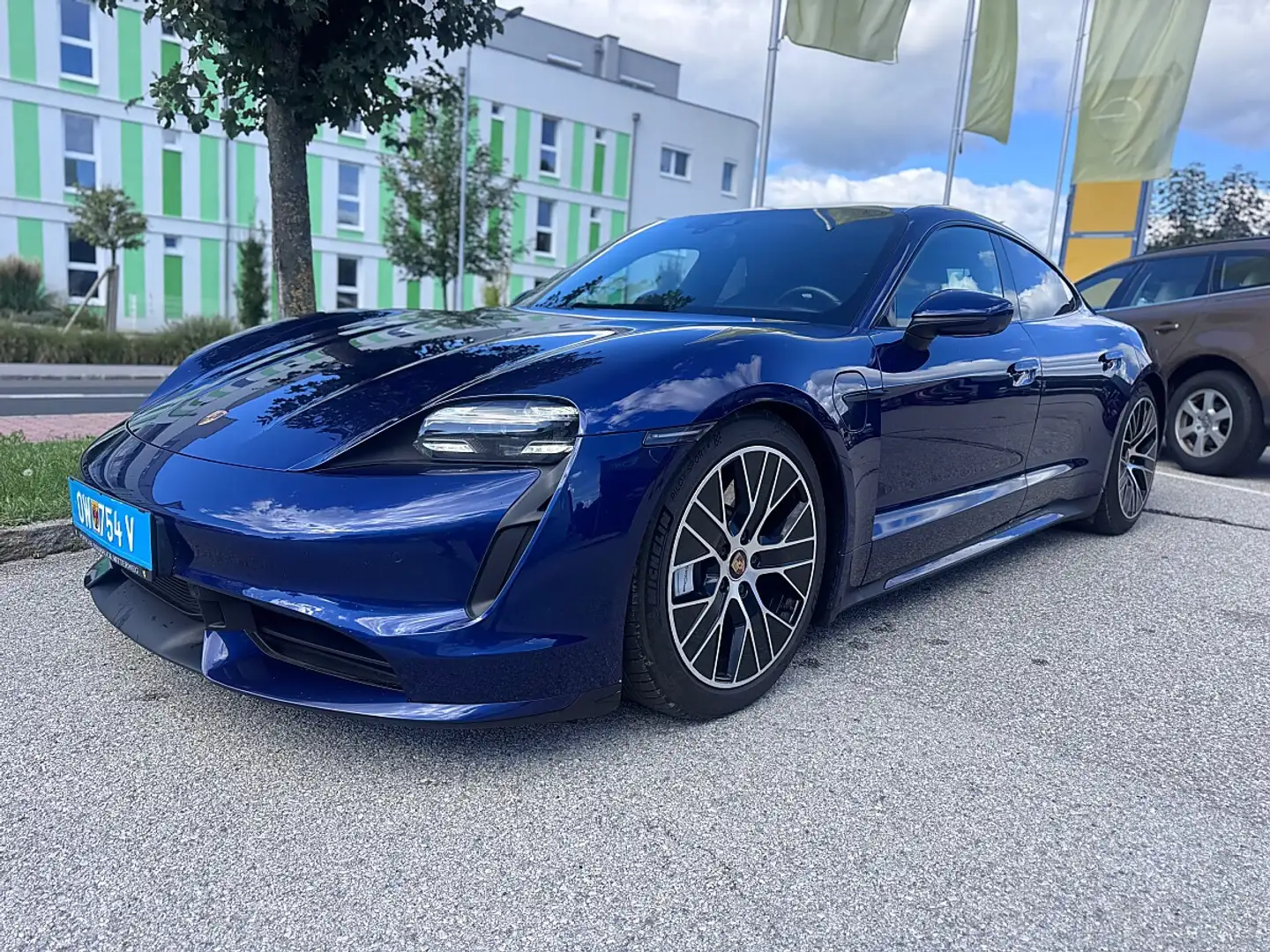 Porsche Taycan Turbo 83,7kWh** Approved neu/Pickerl neu/ Rechn... Blau - 1
