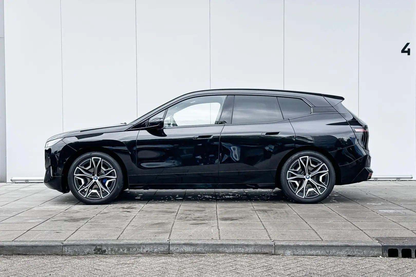 BMW iX xDrive40 High Executive 22 inch / Driving Assistan Zwart - 2