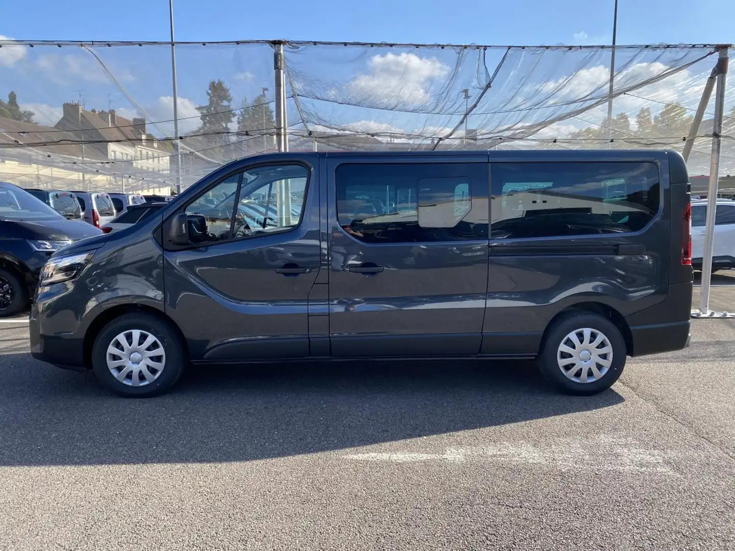 Nissan Primastar COMBI L2H1 3.0T 2.0 DCI 150 BVA9 9PL N-CONNECTA Gris - 2