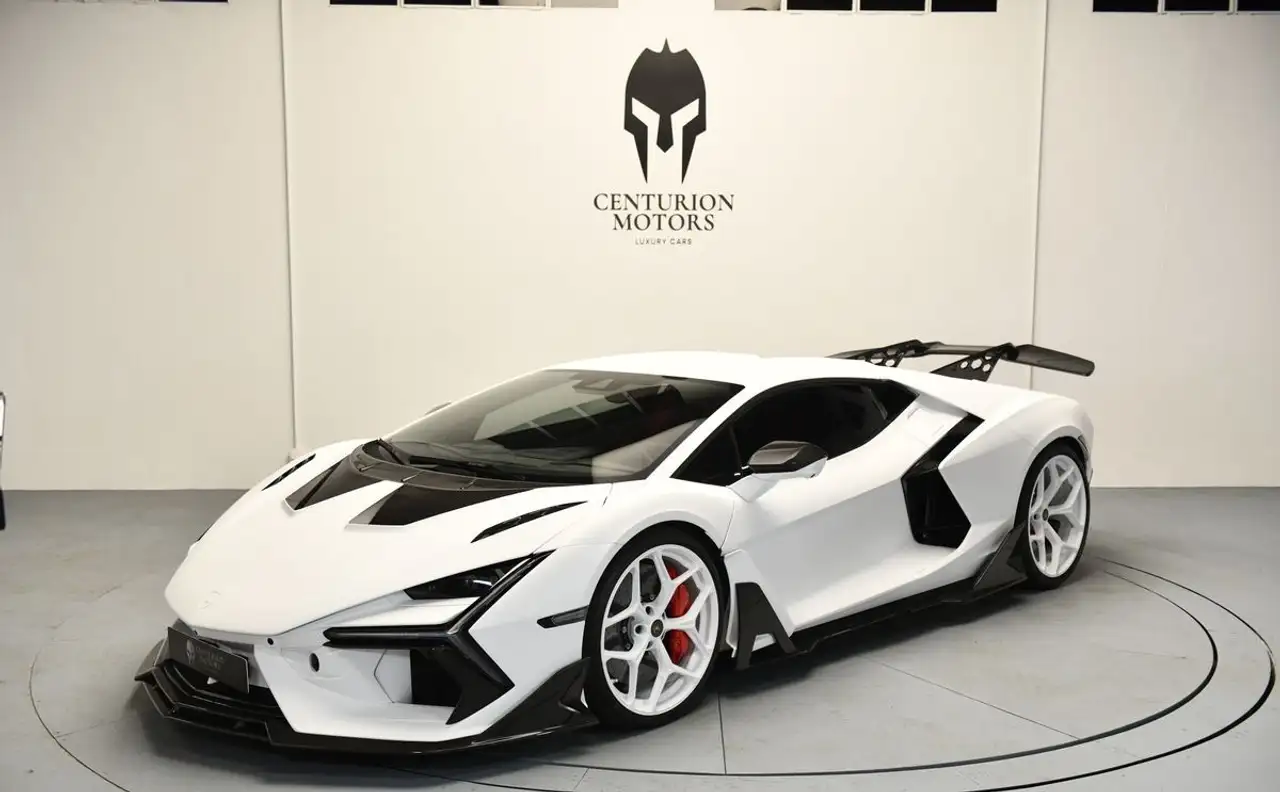 Lamborghini Revuelto