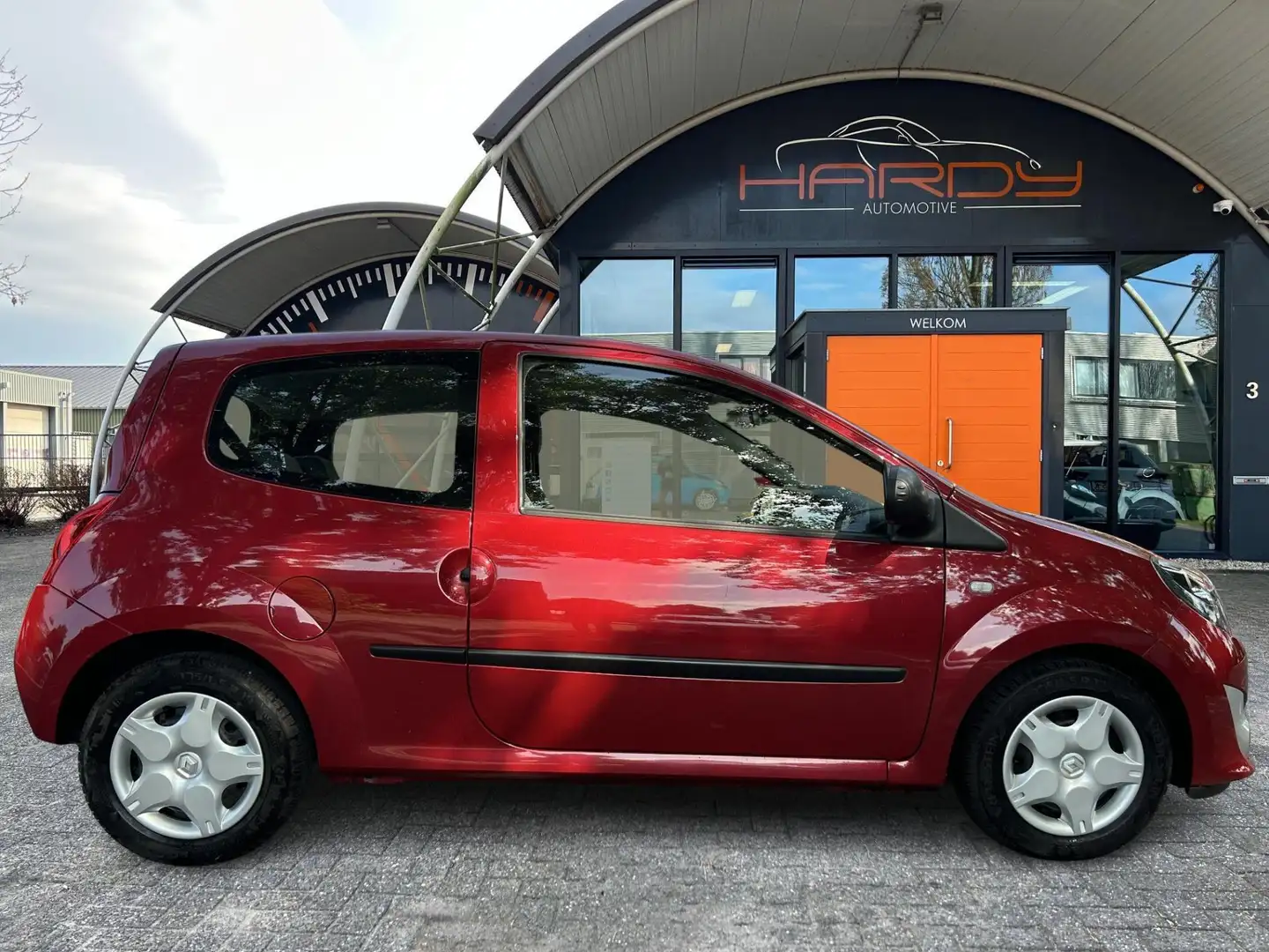 Renault Twingo 1.2-16V Authentique 1e EIG 67DKM INRUILER Rood - 2