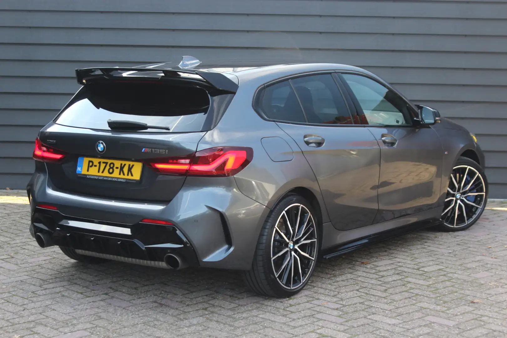 BMW 135 1-serie M135i xDrive - 306 PK - PERFORMANCE UITLAA Gris - 2