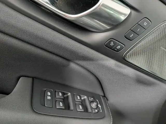 Volvo V60 T6 AWD PHEV Ultra Dark Aut. | Auto Stahl Wien 23 Ansicht 20
