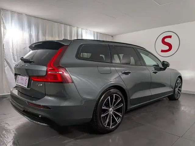 Volvo V60 T6 AWD PHEV Ultra Dark Aut. | Auto Stahl Wien 23 Ansicht 2