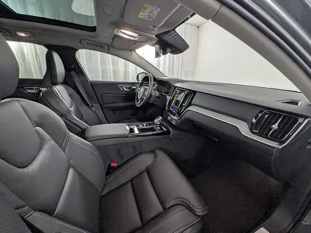 Volvo V60 T6 AWD PHEV Ultra Dark Aut. | Auto Stahl Wien 23 Ansicht 3