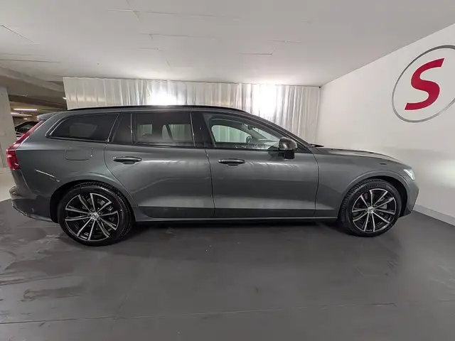 Volvo V60 T6 AWD PHEV Ultra Dark Aut. | Auto Stahl Wien 23 Ansicht 11