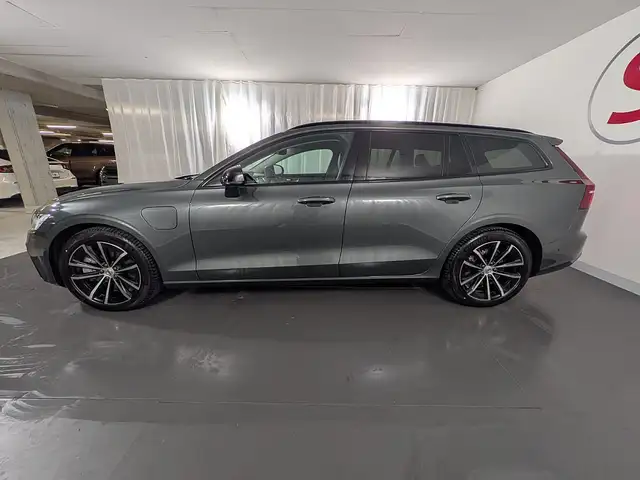 Volvo V60 T6 AWD PHEV Ultra Dark Aut. | Auto Stahl Wien 23 Ansicht 6