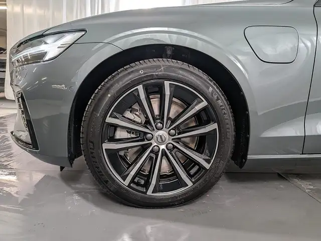 Volvo V60 T6 AWD PHEV Ultra Dark Aut. | Auto Stahl Wien 23 Ansicht 9