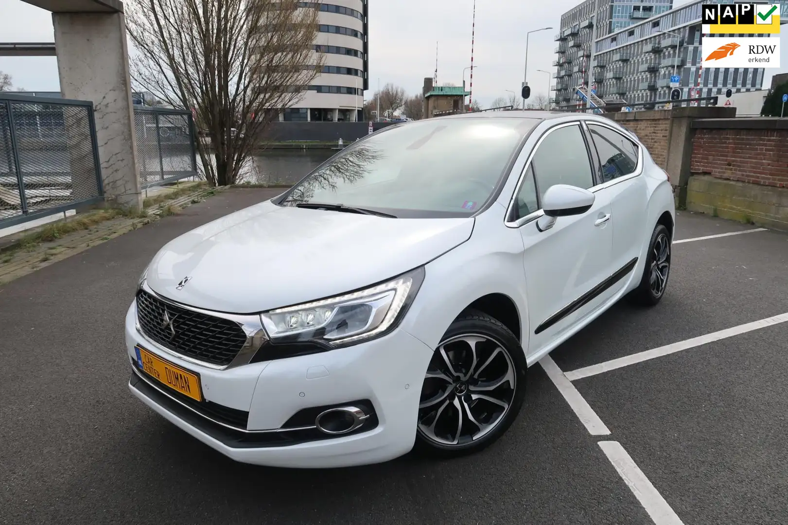 DS Automobiles DS 4 1.6 THP Performance Line Leer Camera Cruise Bianco - 1