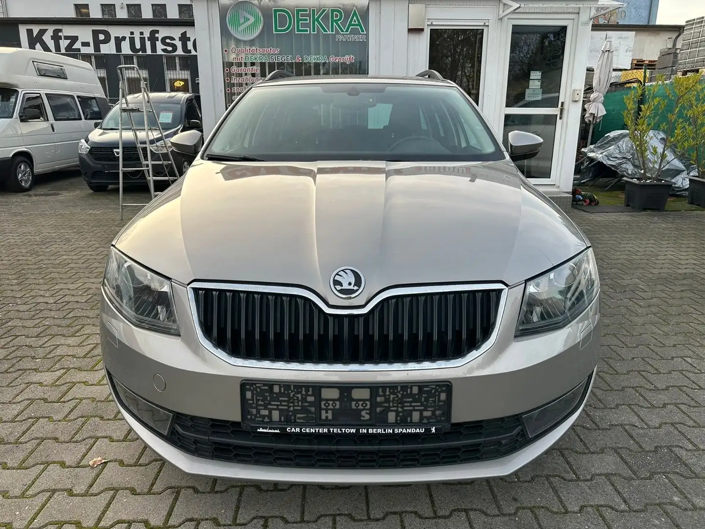 Skoda Octavia Combi Elegance Beige - 2