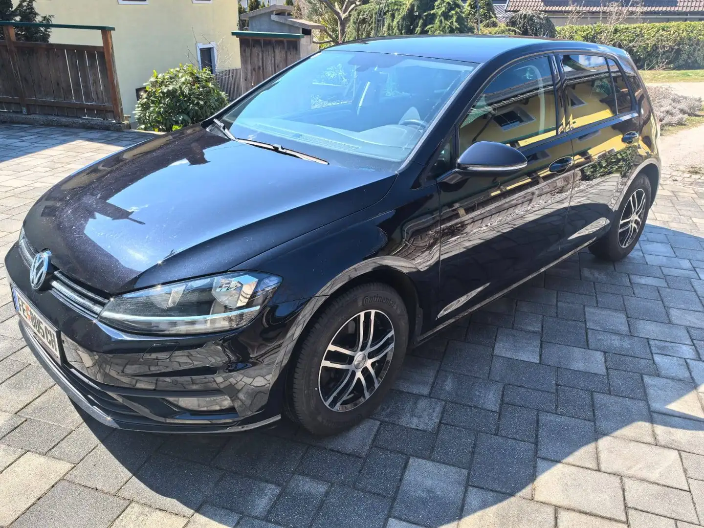 Volkswagen Golf Golf 1,6 TDI, Pickerl bis 06/2027, NAVI TEMP SHZ BLUETOOTH Schwarz - 2