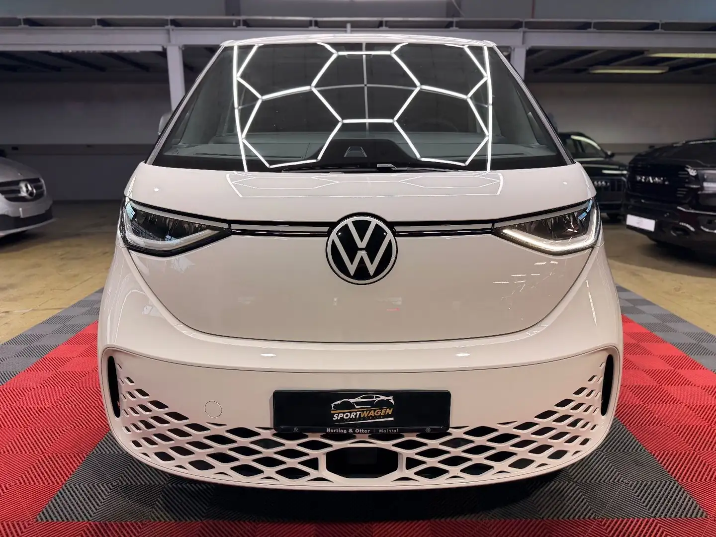 Volkswagen ID. Buzz Cargo 150 kW Navi Kamera AHK ACC LED 18Z Weiß - 2