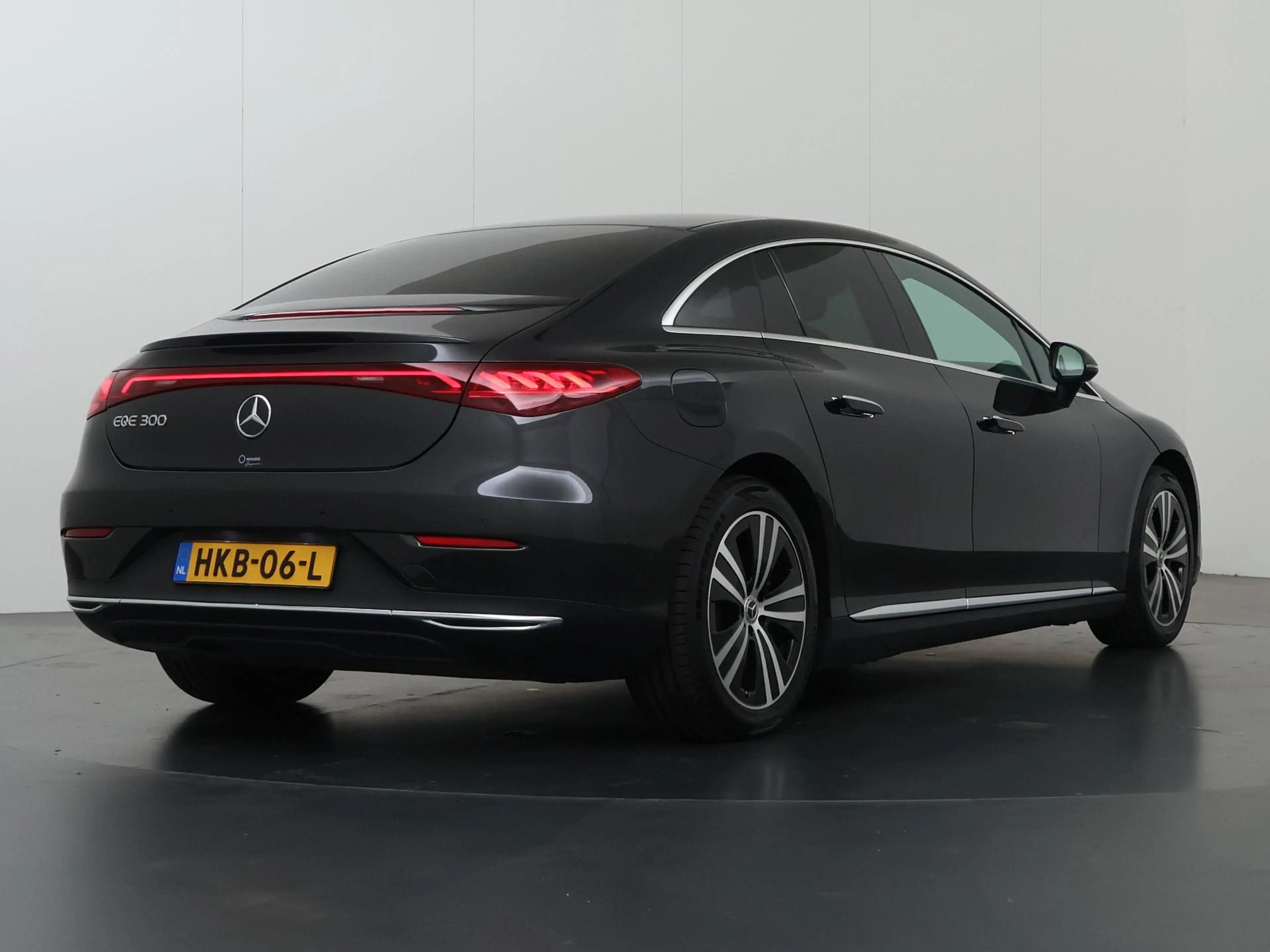 Mercedes-Benz EQE 300 Luxury Line 89 kWh | Memory | Leder | Stuurwiel ve — photo 2