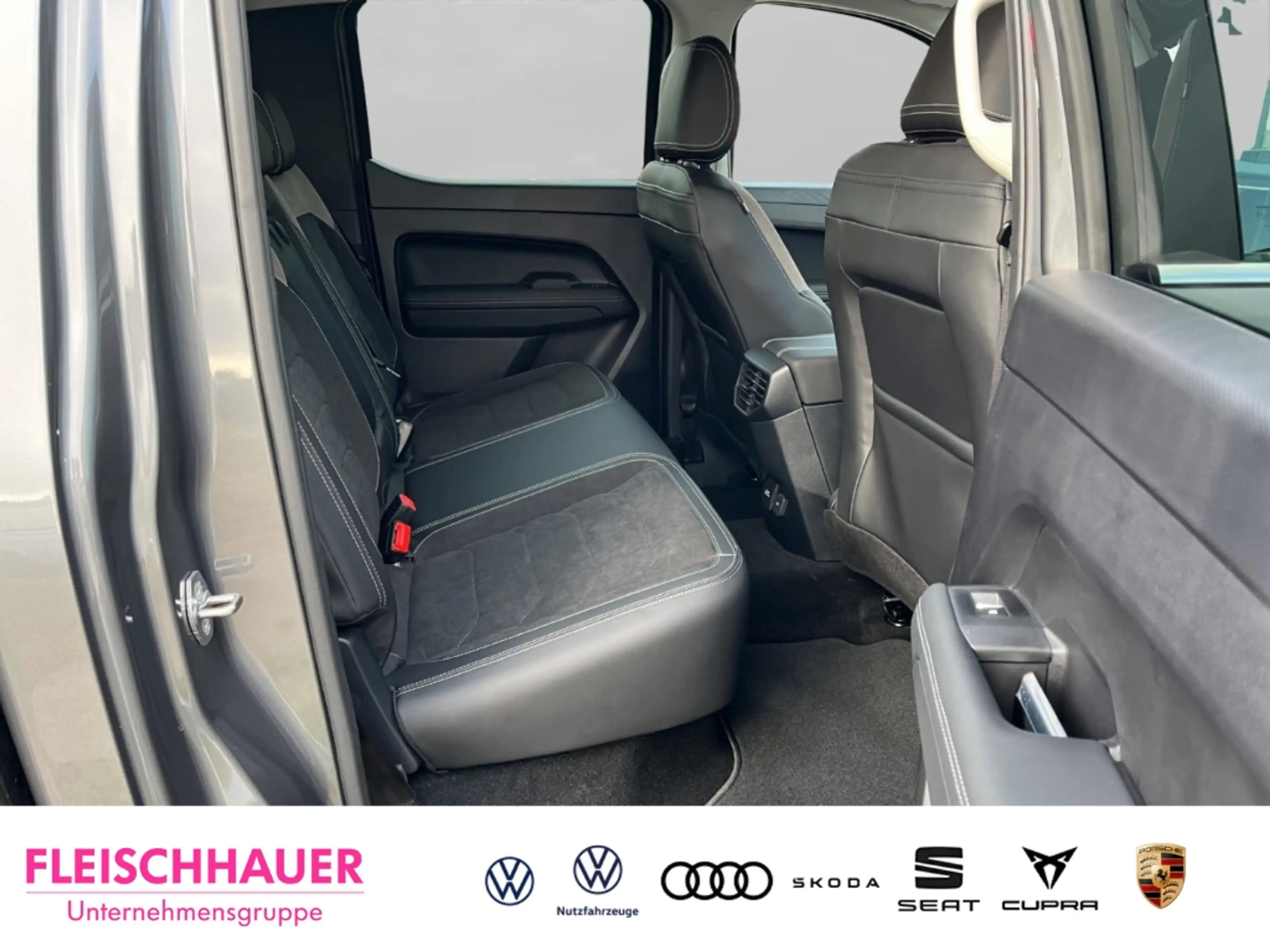 Volkswagen Amarok 3.0 TDI Dark Label Doppelkabine Style 4Motion LED — photo 10