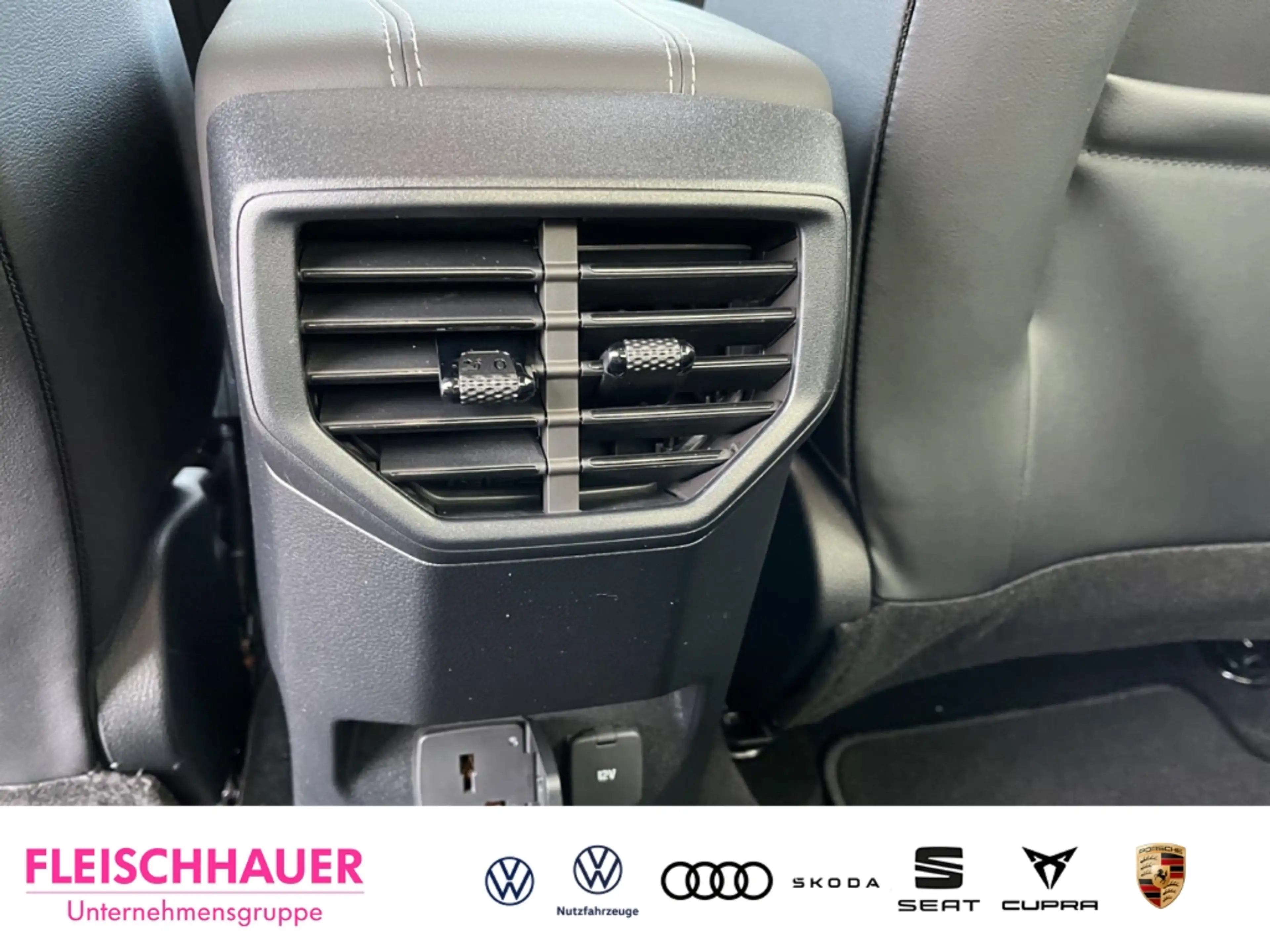 Volkswagen Amarok 3.0 TDI Dark Label Doppelkabine Style 4Motion LED — photo 12