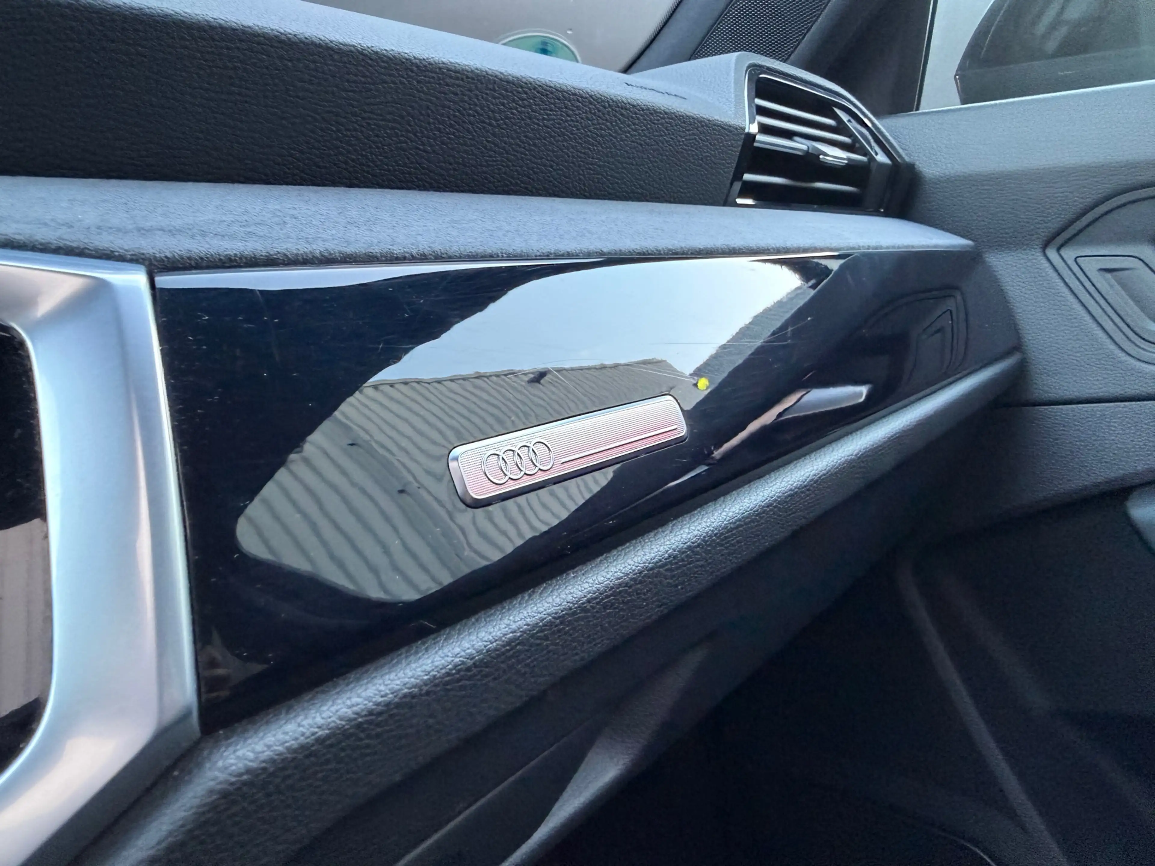 Audi Q3 45 TFSI e S Pano Sonos 360 Keyless Alcantara Trekh — photo 50