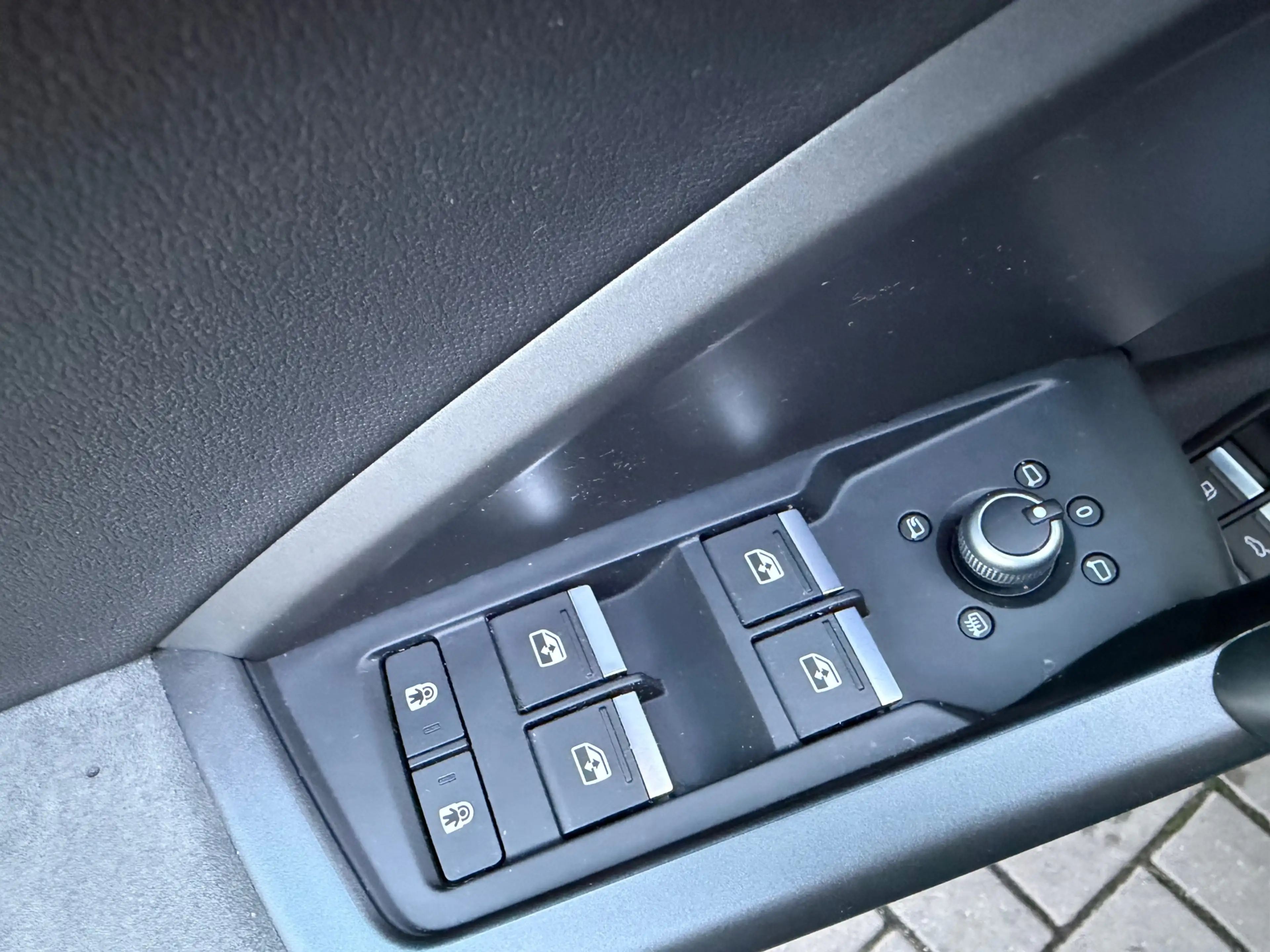 Audi Q3 45 TFSI e S Pano Sonos 360 Keyless Alcantara Trekh — photo 36
