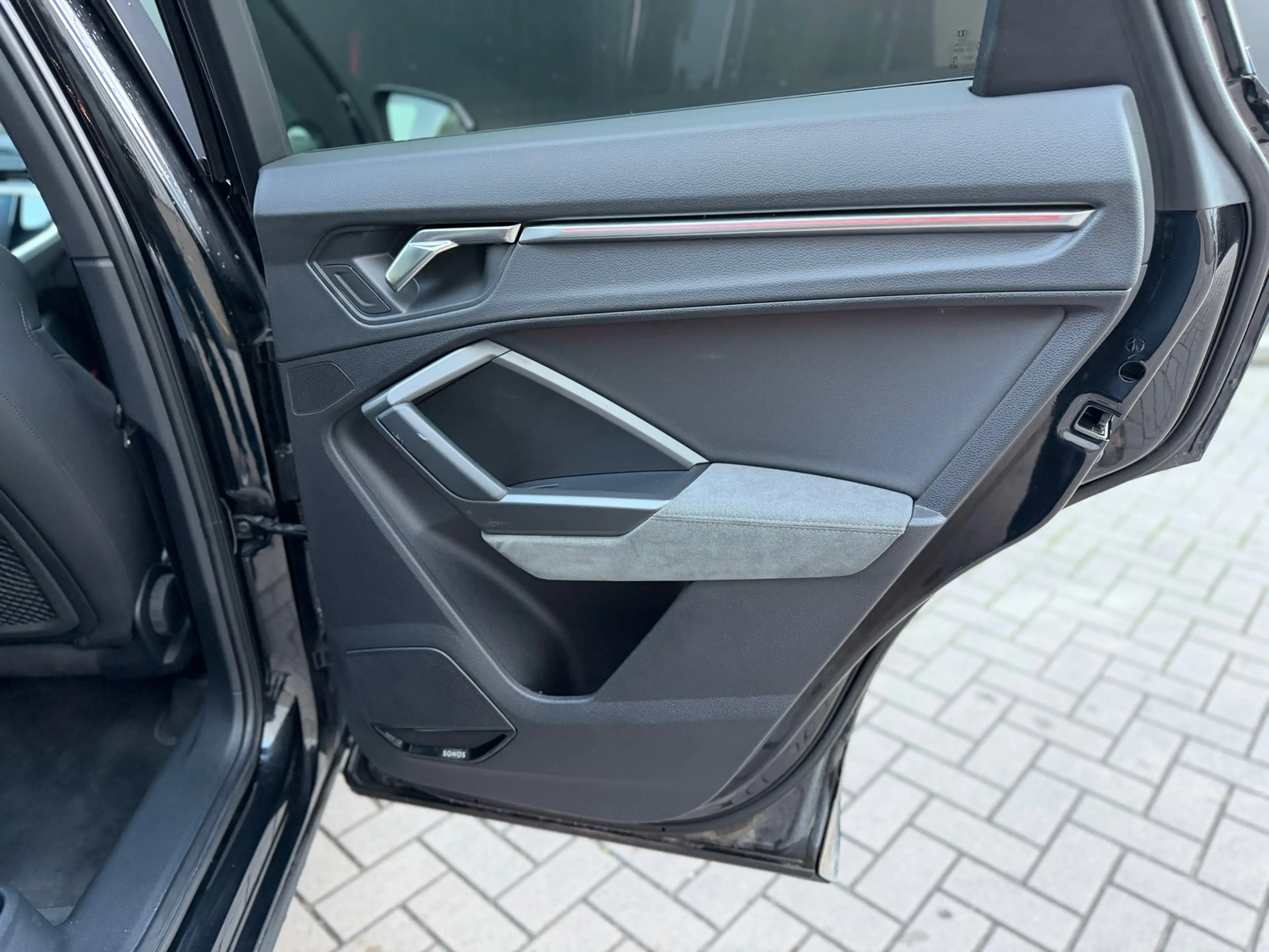 Audi Q3 45 TFSI e S Pano Sonos 360 Keyless Alcantara Trekh — photo 30
