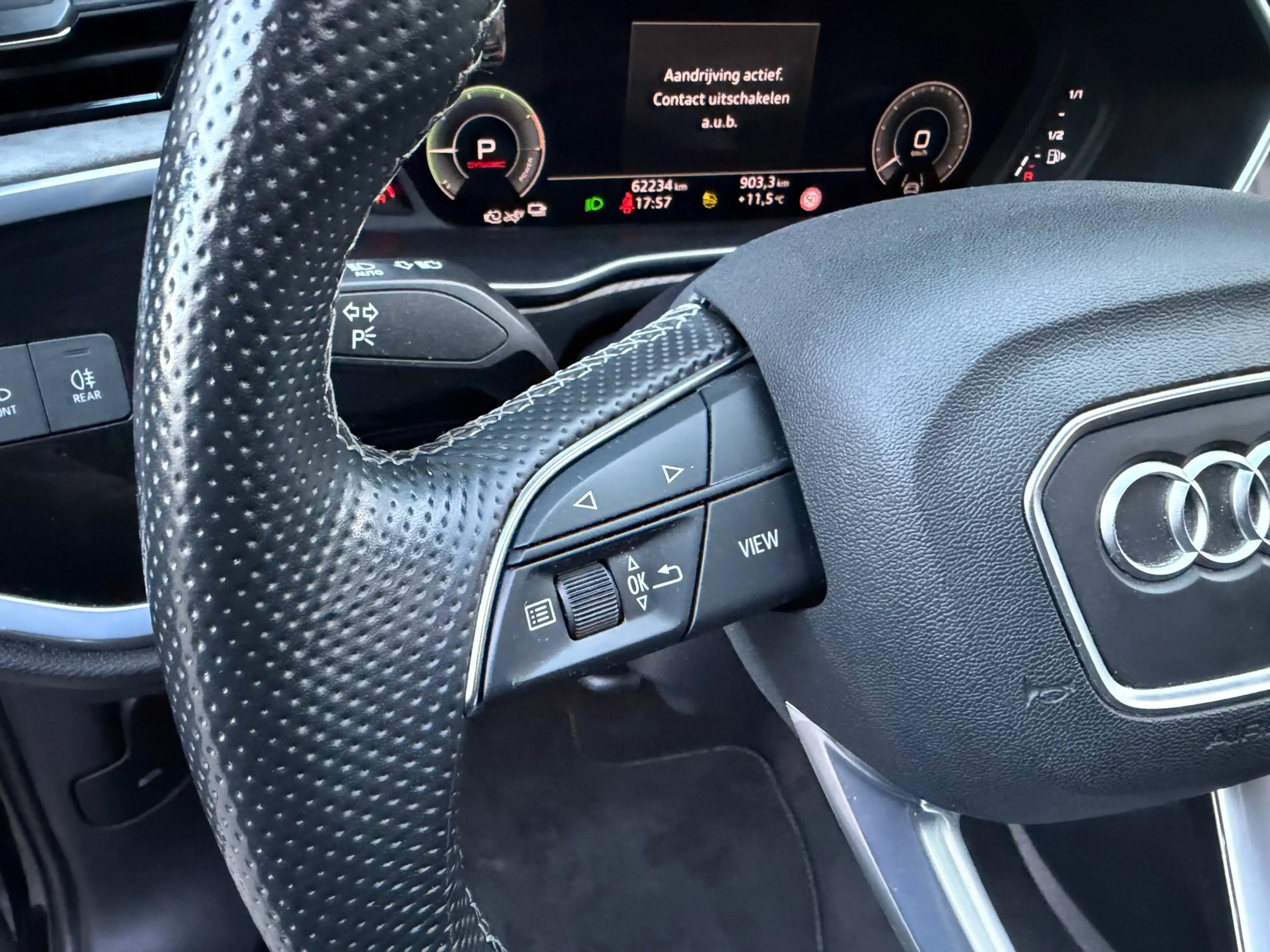 Audi Q3 45 TFSI e S Pano Sonos 360 Keyless Alcantara Trekh — photo 43