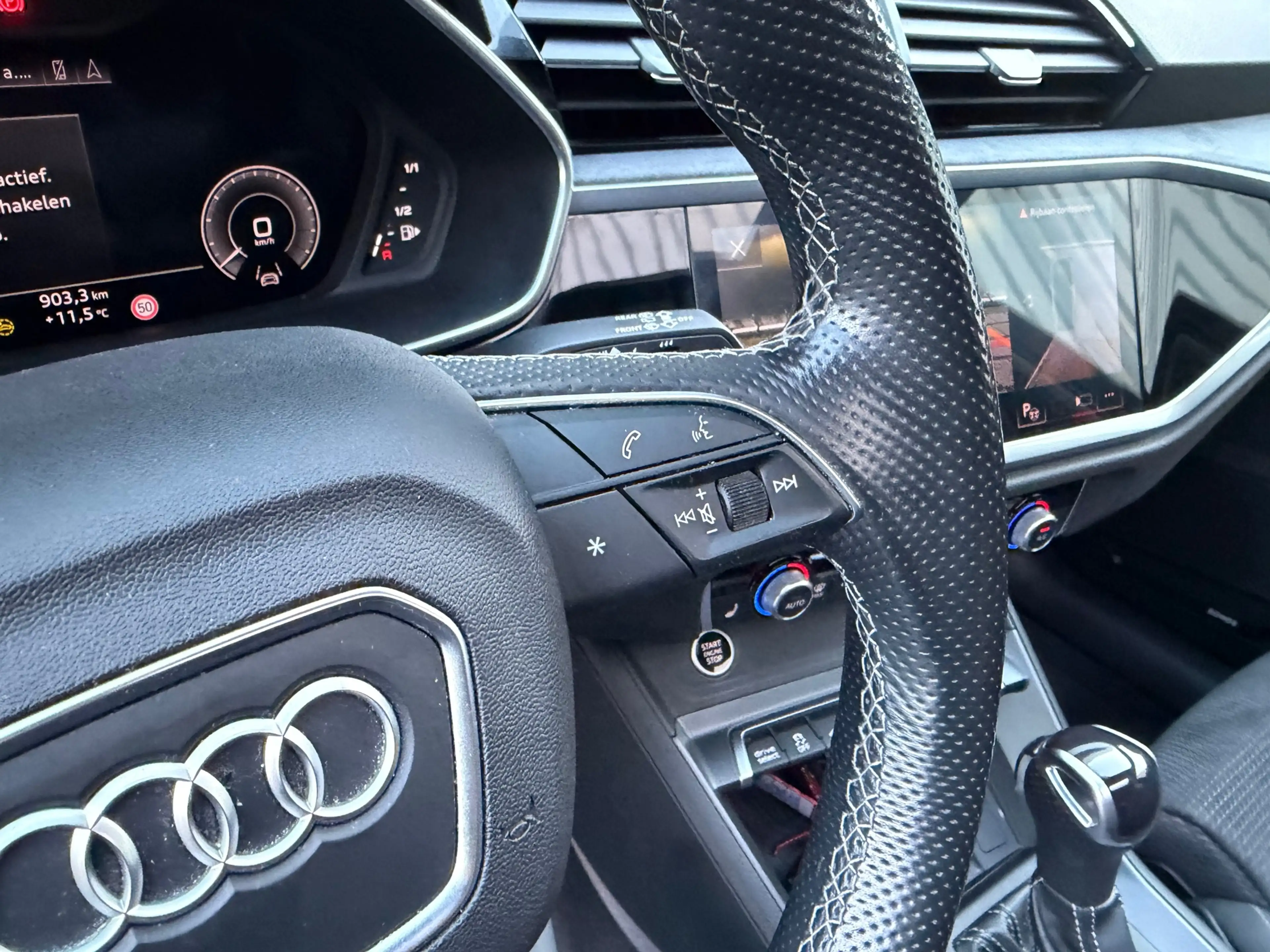 Audi Q3 45 TFSI e S Pano Sonos 360 Keyless Alcantara Trekh — photo 41