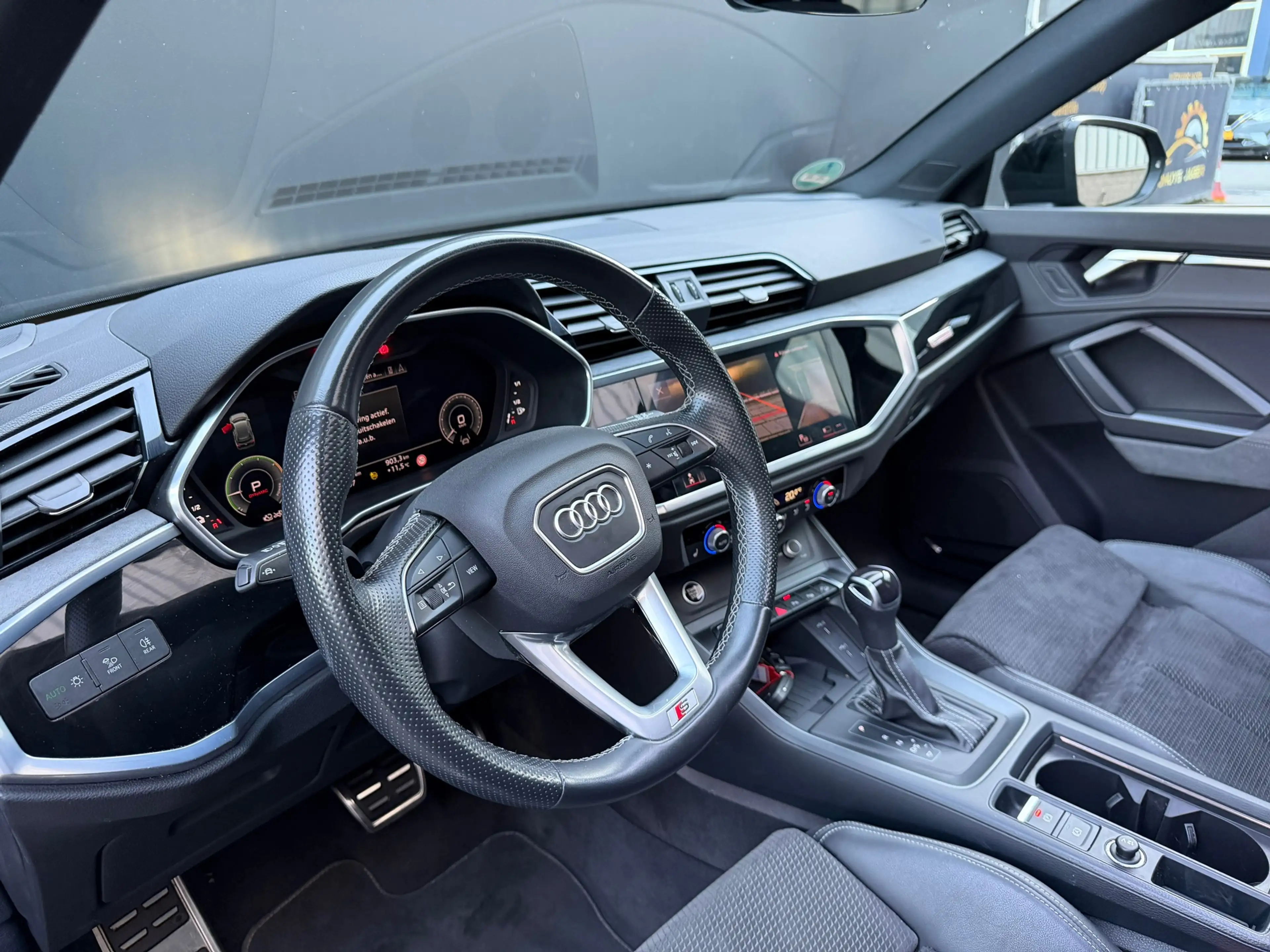 Audi Q3 45 TFSI e S Pano Sonos 360 Keyless Alcantara Trekh — photo 39