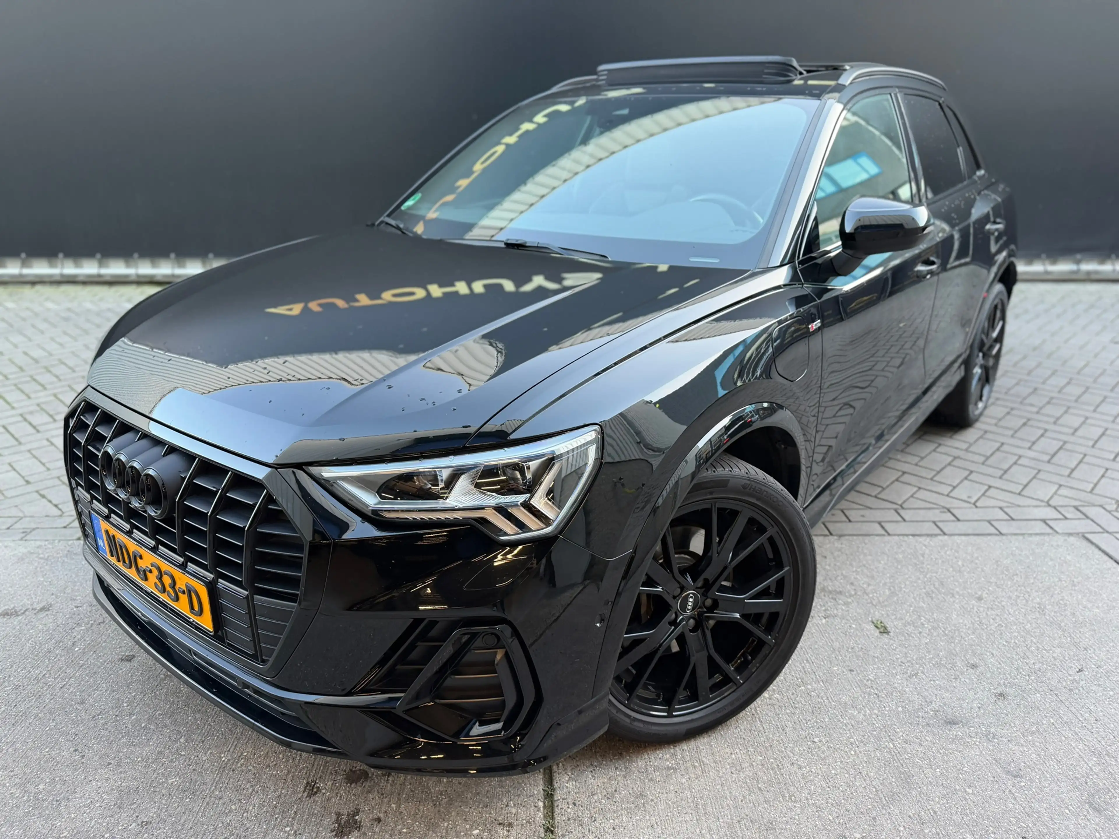 Audi Q3 45 TFSI e S Pano Sonos 360 Keyless Alcantara Trekh — photo 4